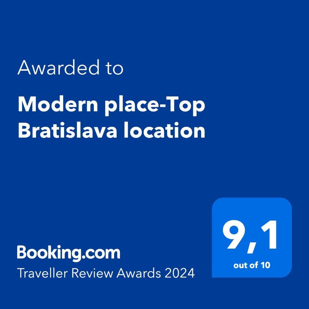 Appartamento Stylish Getaway In Prime Bratislava Location - By The Danube And Old Town Esterno foto